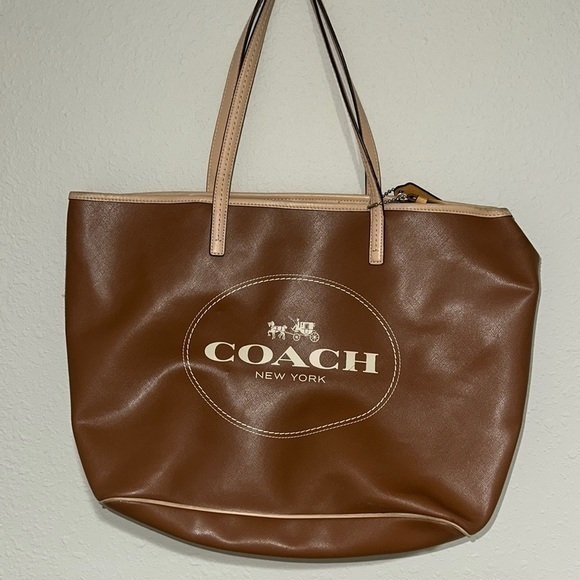 Brown leather Coach Metro Horse Carriage Tote - Picture 1 of 9